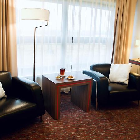 Hotel Szafran Челядзь Экстерьер фото