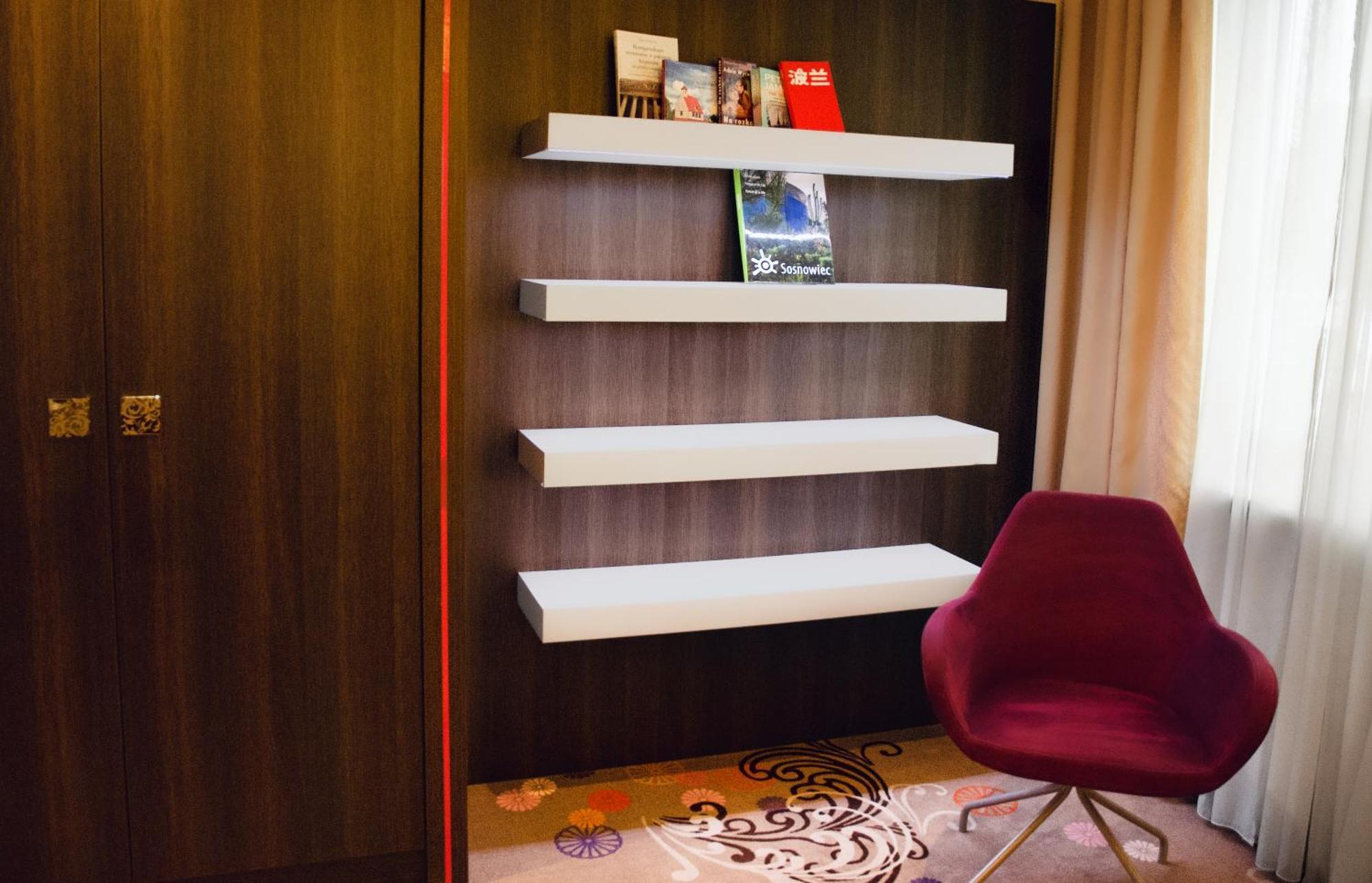 Hotel Szafran Челядзь Экстерьер фото