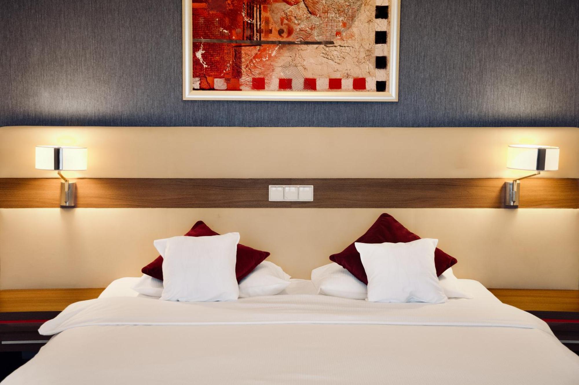 Hotel Szafran Челядзь Экстерьер фото