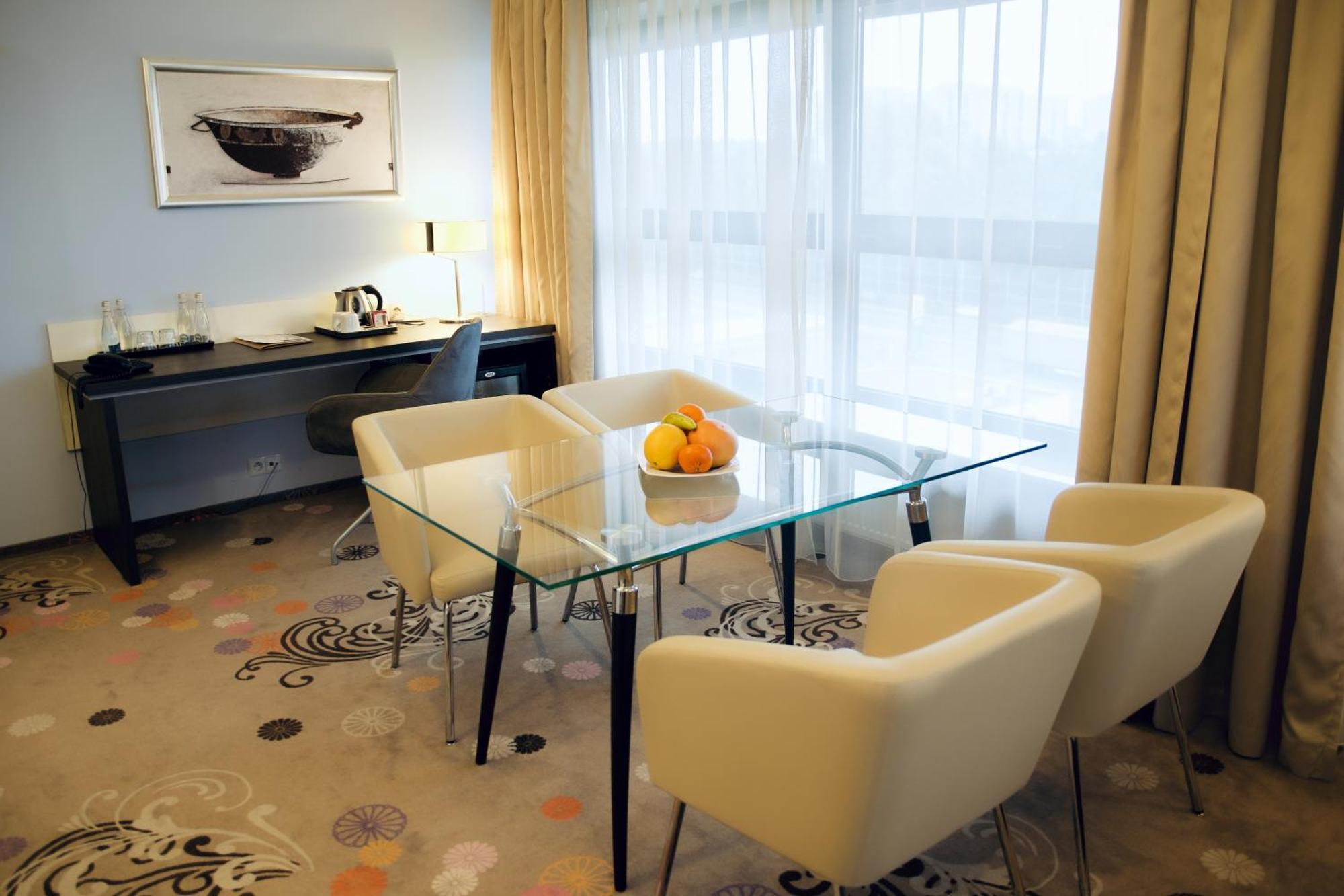 Hotel Szafran Челядзь Экстерьер фото