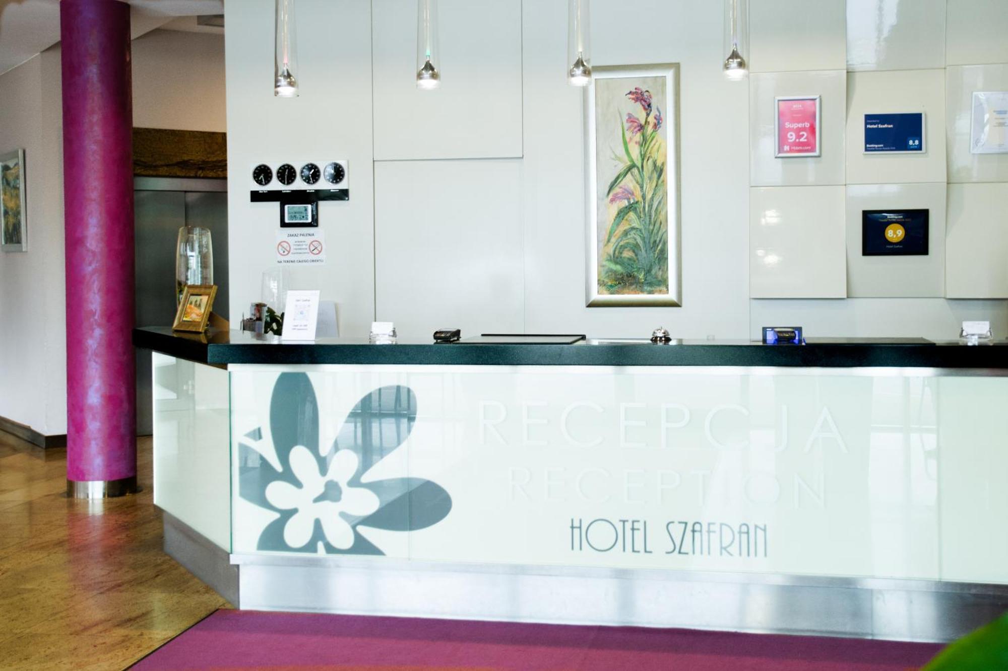 Hotel Szafran Челядзь Экстерьер фото