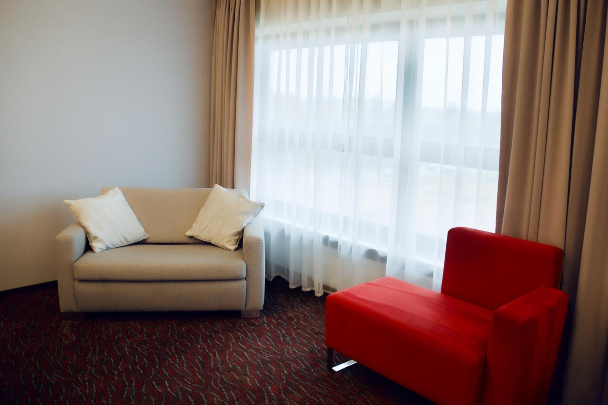Hotel Szafran Челядзь Экстерьер фото