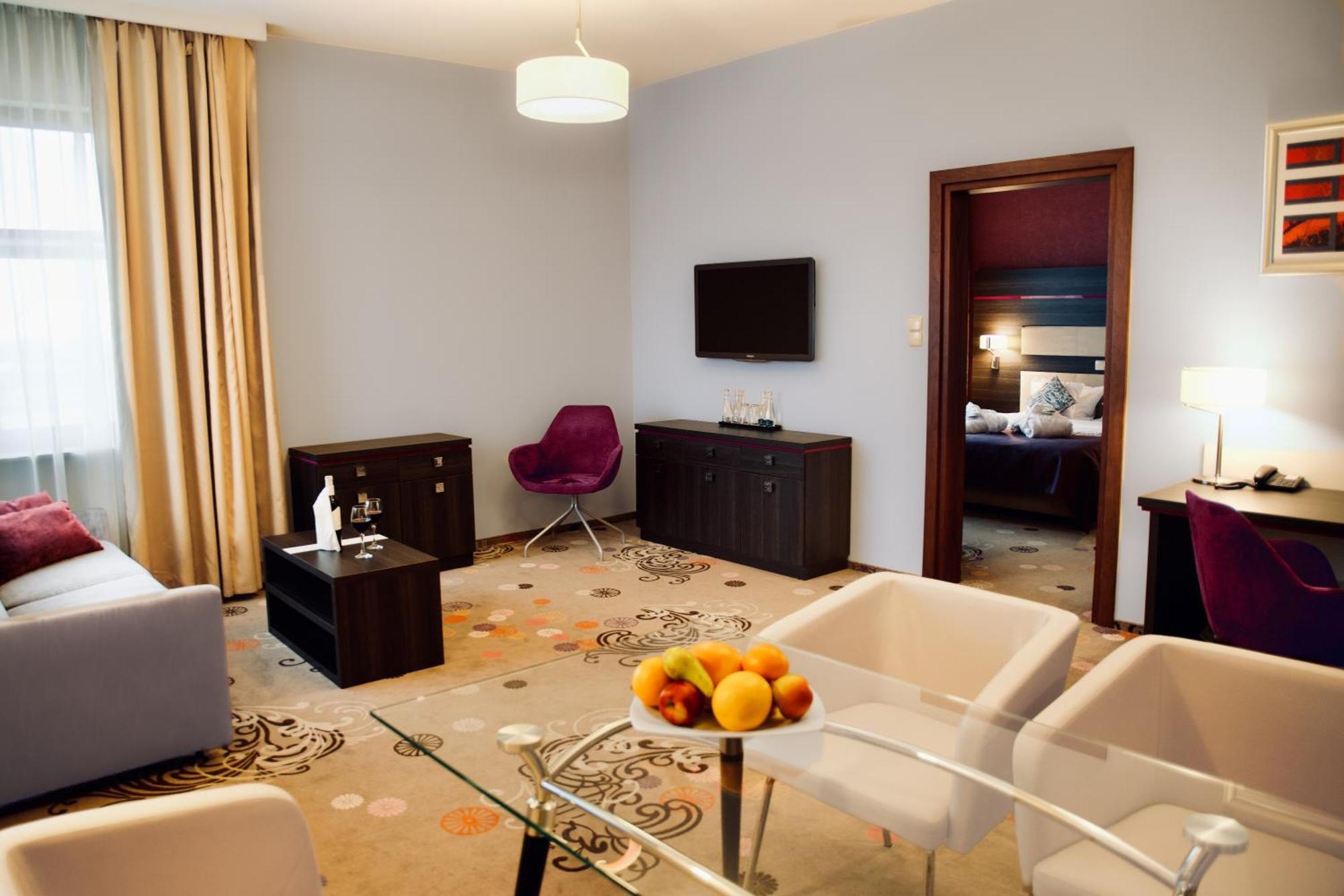 Hotel Szafran Челядзь Экстерьер фото