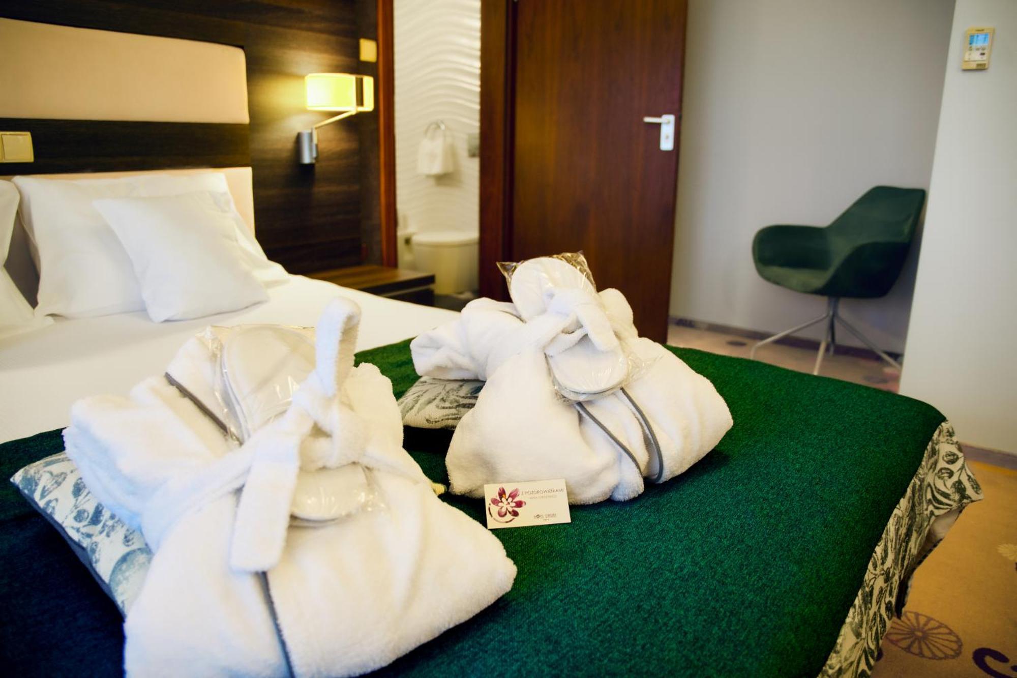 Hotel Szafran Челядзь Экстерьер фото