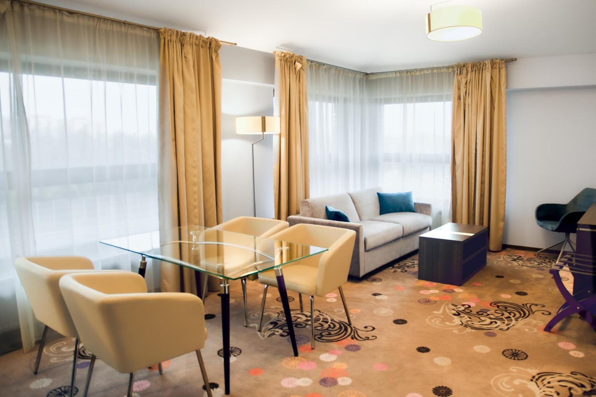 Hotel Szafran Челядзь Экстерьер фото